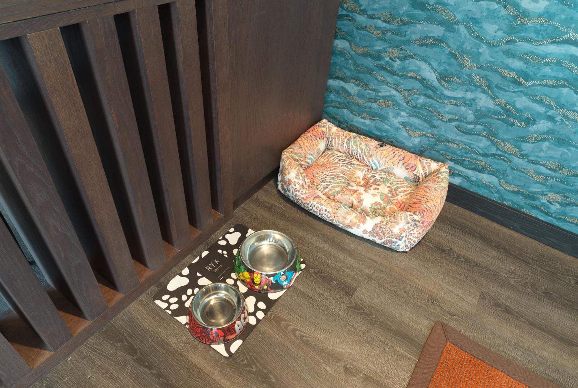Nyx Esperia Palace Hotel Athens By Leonardo Hotels Exterior photo A dog bed