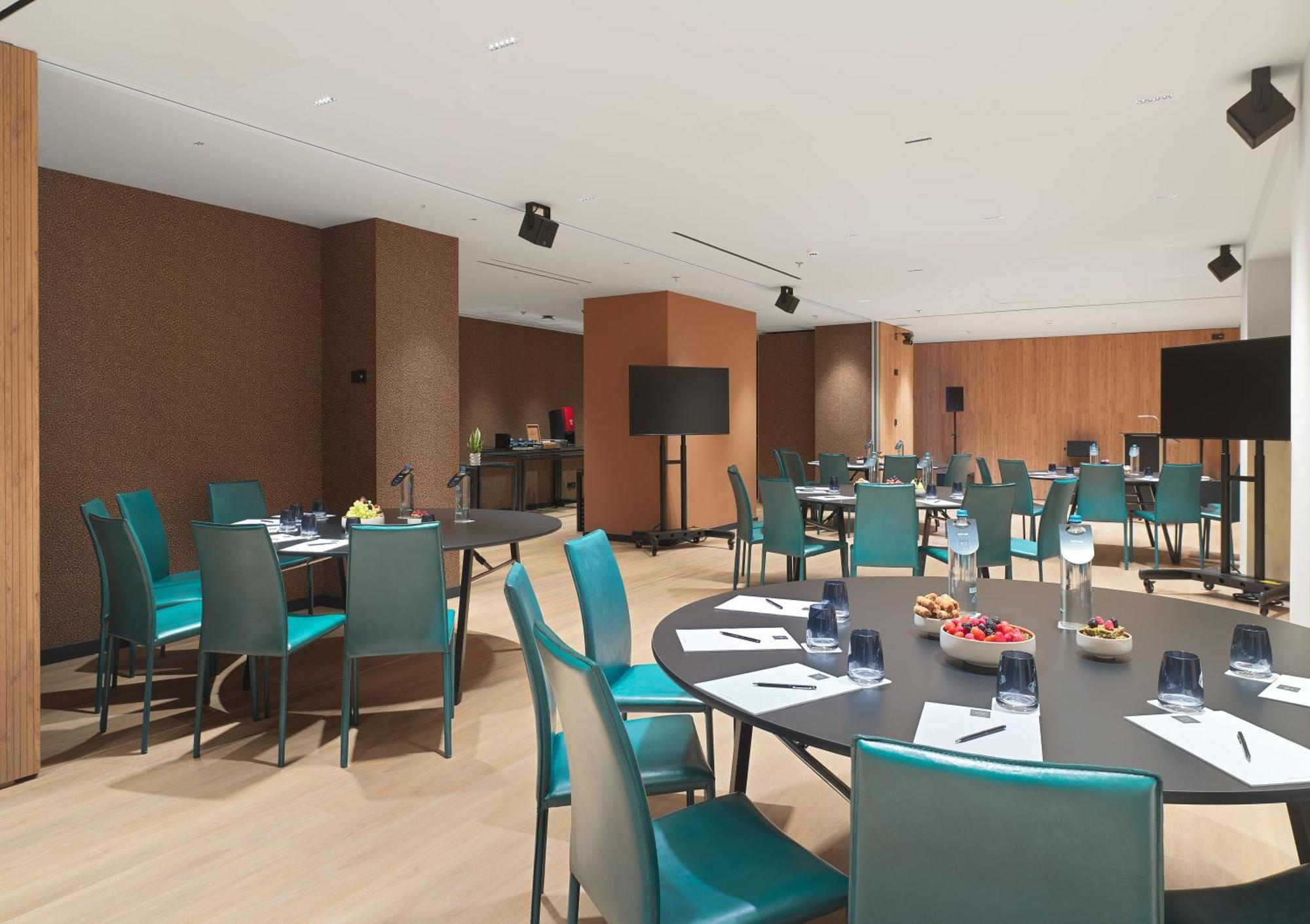 Nyx Esperia Palace Hotel Athens By Leonardo Hotels Exterior photo Meeting room